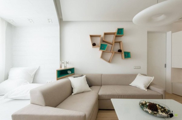 Акценты на белом фоне