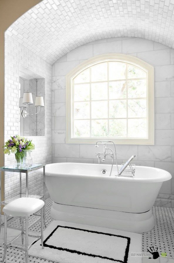 Біла ванна кімната