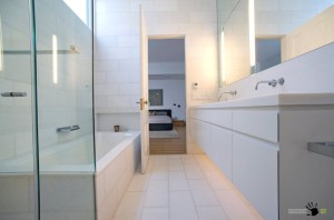 Белоснежный дизайн ванной комнаты