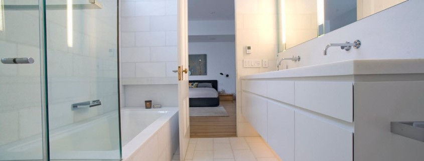 Белоснежный дизайн ванной комнаты