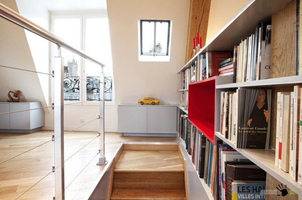 Открытый книжный стеллаж