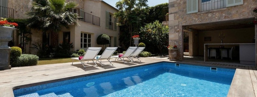 Испанская вилла с бассейном