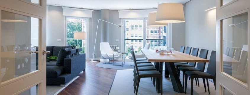 Современный дизайн гостиной-столовой