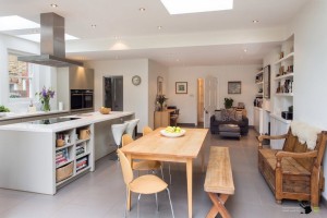 Современный дизайн интерьера кухни-гостиной