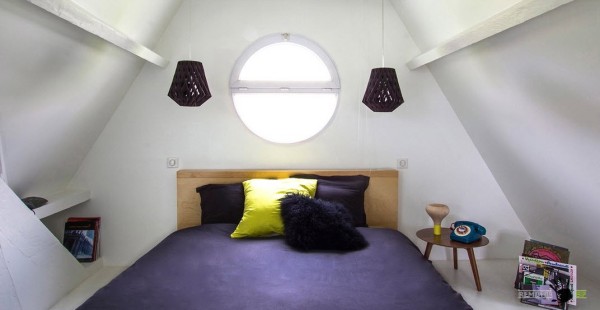 Спальня с контрастным дизайном