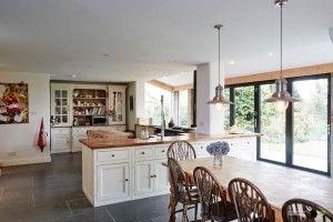 Дизайн кухни-столовой в частном домовладении