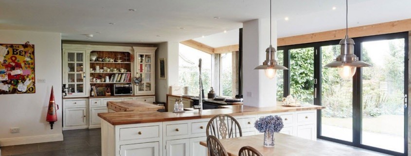 Дизайн кухни-столовой в частном домовладении