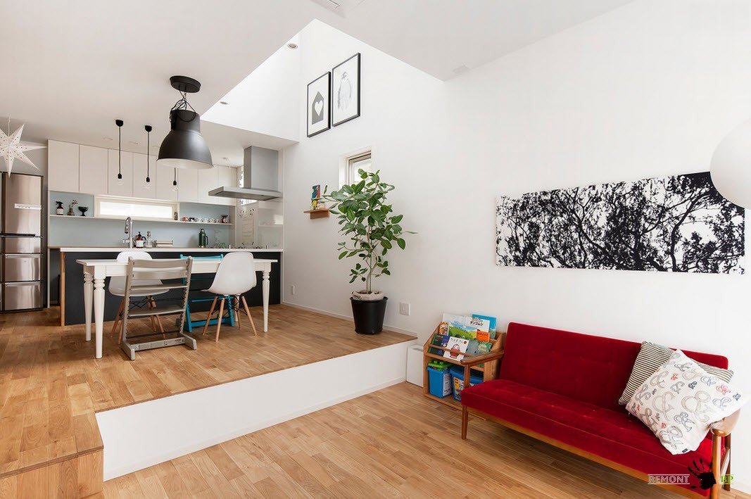 Открытая планировка просторной комнаты