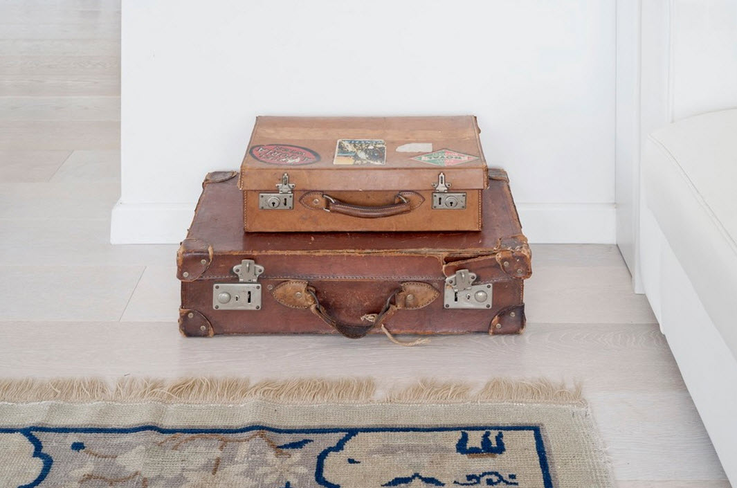 Старовинні валізи