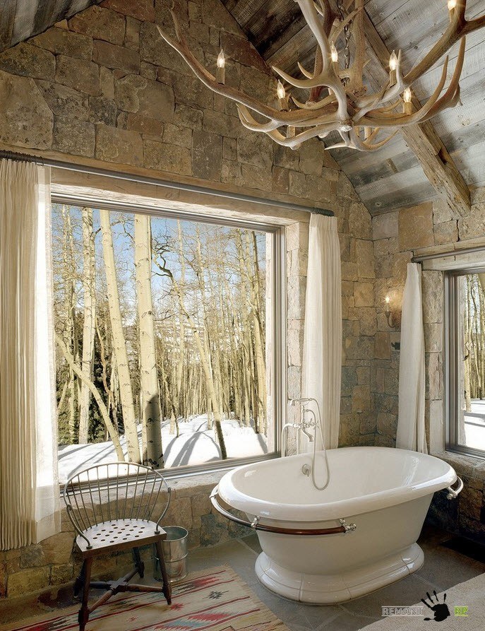 Люстра для кантри-ванной