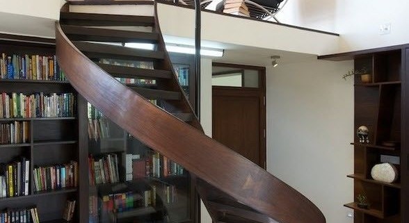 Оригинальная лестница для современного интерьера