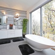 Выбор плитки для современного интерьера ванной