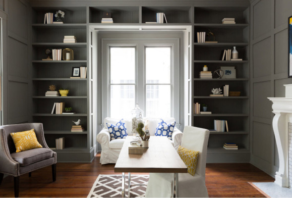 Большой книжный шкаф серого цвета