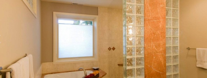 Стеклоблоки в современном интерьере