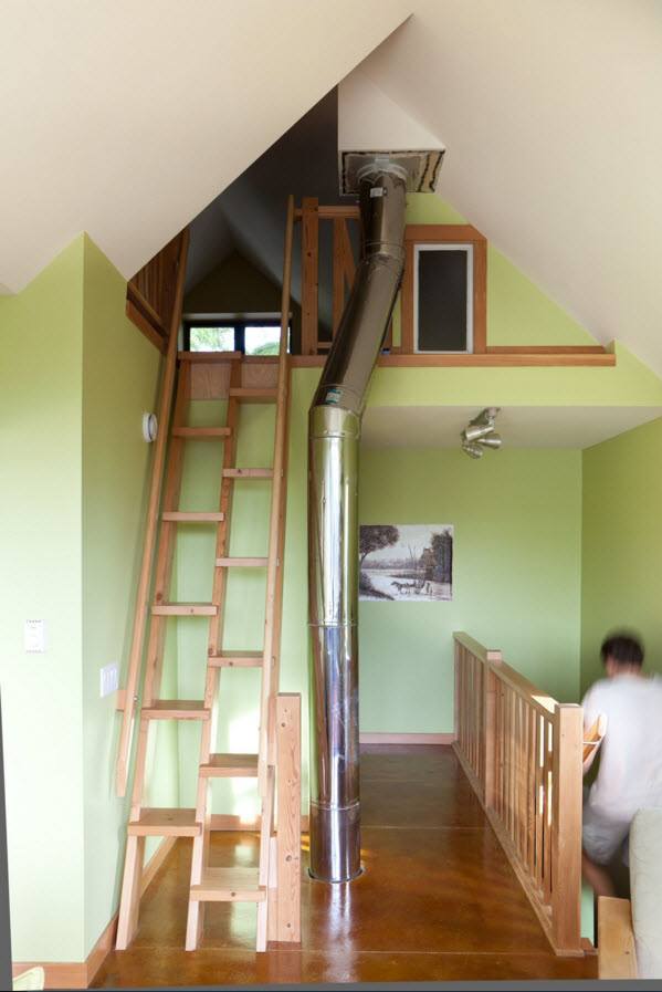 Оригинальная деревянная лестница