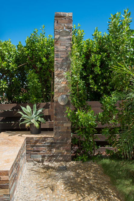 Каменная панель для летнего душа