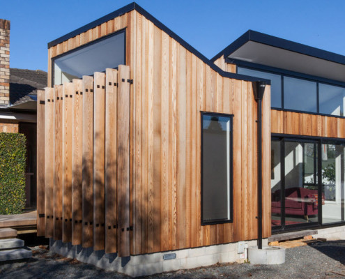 Дерево и черный цвет