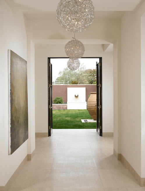 Светлое напольное покрытие