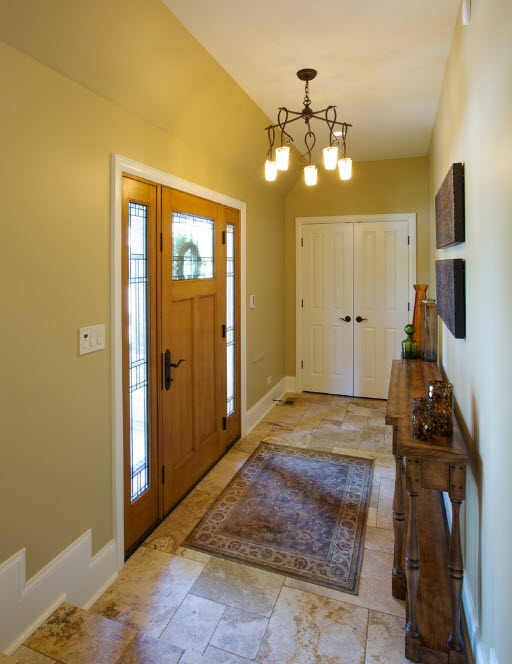 Отделка полов в прихожей