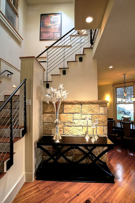 Отделка "фартука" у лестницы