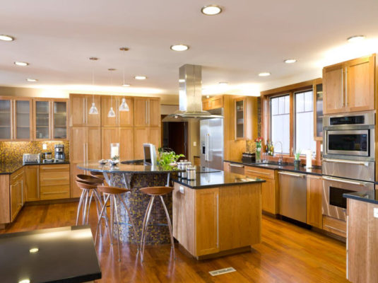 Освещение кухни-студии