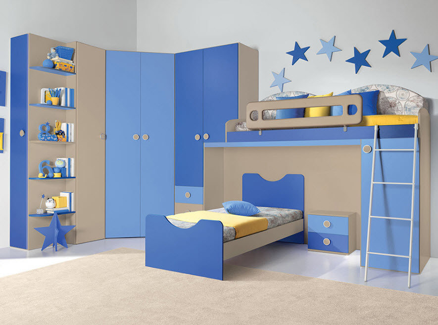 Детская комната в голубых тонах