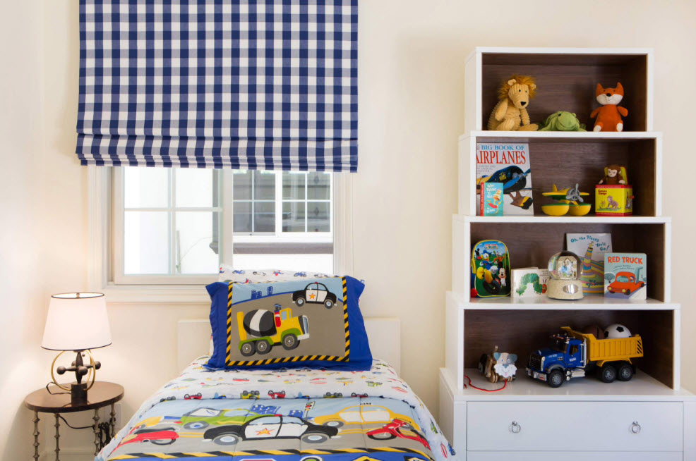 Стеллажи в форме пирамидок