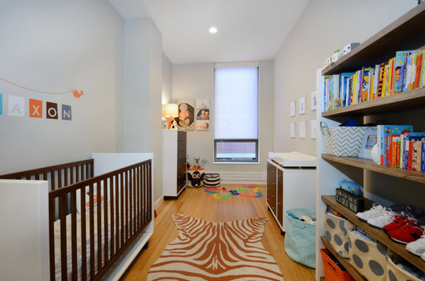 Дизайн длинной и узкой комнаты для младенца