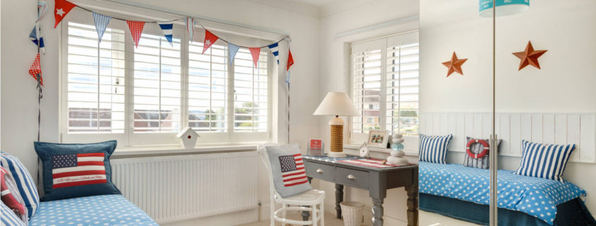 Шкаф как часть интерьера детской комнаты