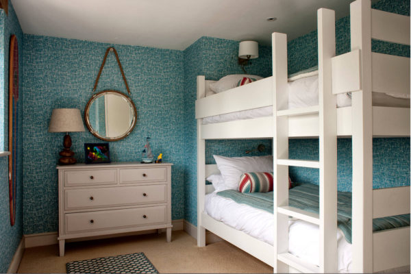 Спальня в бирюзовых тонах