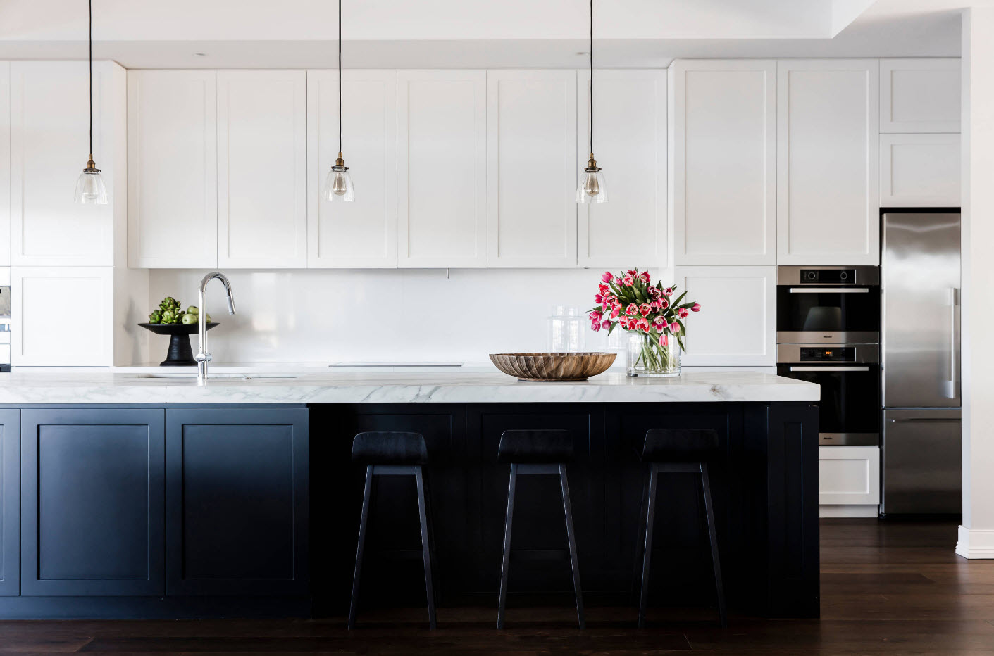 Акцент на темный остров