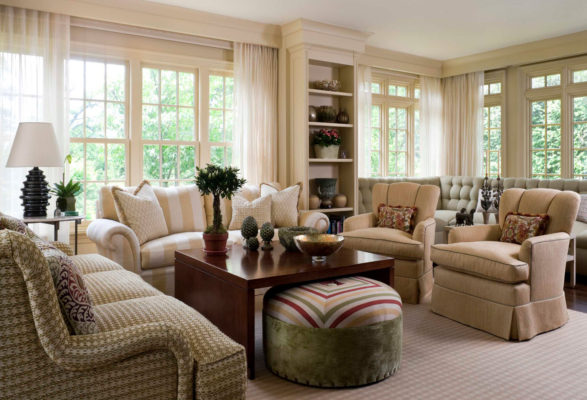 Гостиная в бежевых тонах