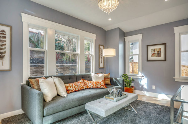 Гостиная в серо-голубых тонах