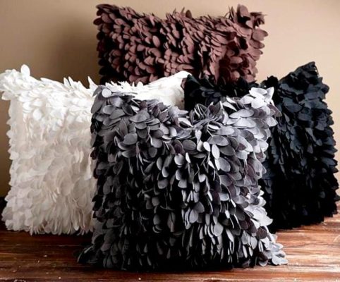 "Мохнатые" подушки