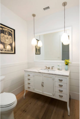 В белом цвете