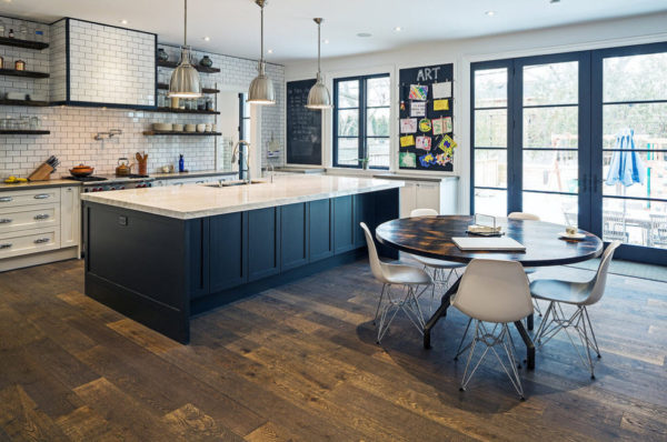 Кухонное пространство большой площади