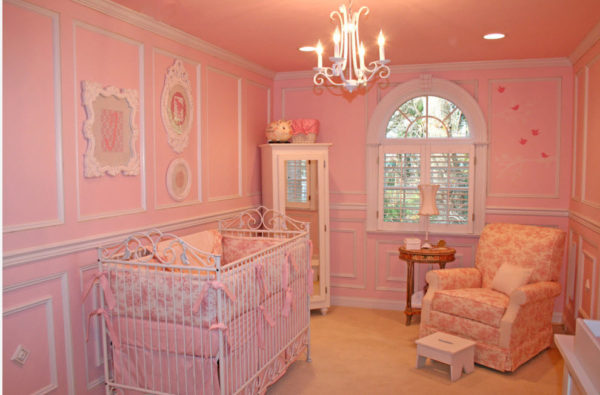 Детская в розовых тонах