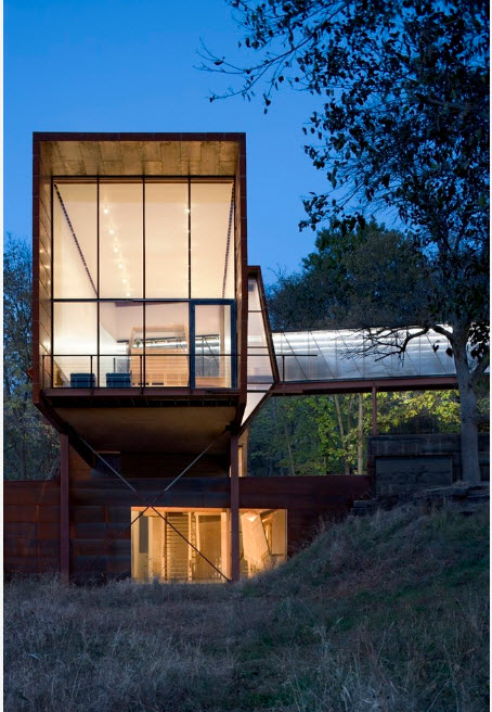 Необычное частное здание