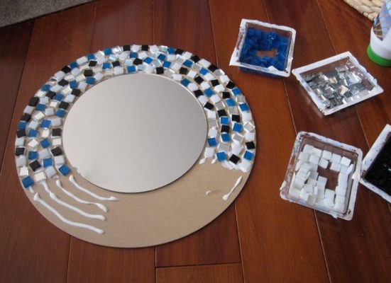 мозаика в декорировании зеркала
