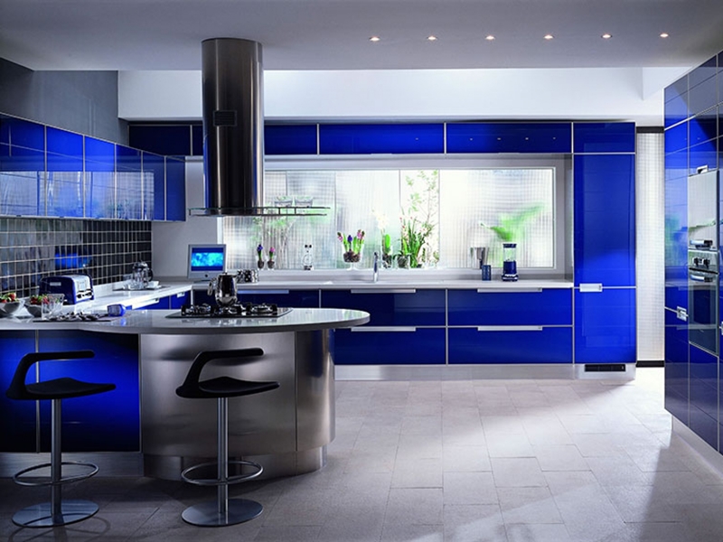 синяя шикарная кухня