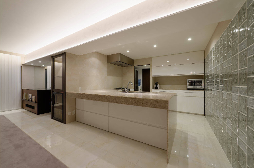 В светло-бежевом цвете