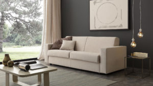 светлый диван-кровать с ортопедическим матрасом