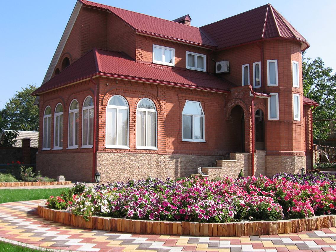 Кирпичные дома в москве