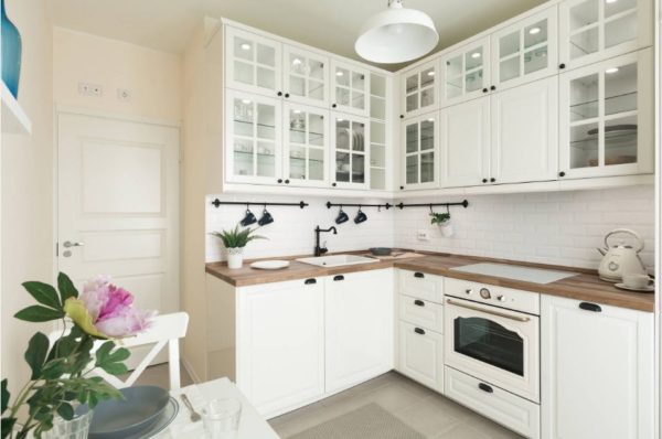 светлый интерьер кухни