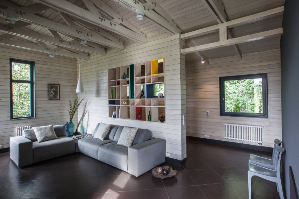 белый деревянный дом