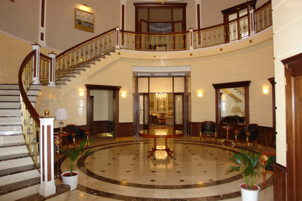 загородный дом в классическом стиле