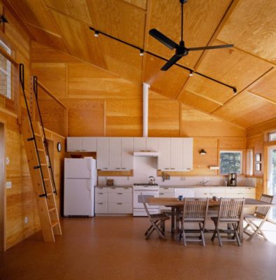 потолок из фанеры в деревянном доме