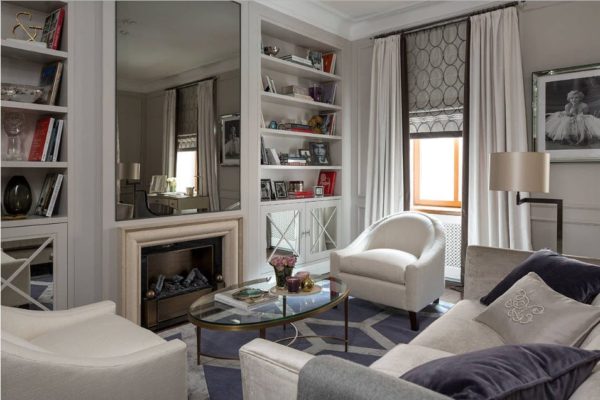 камин в интерьере гостиной