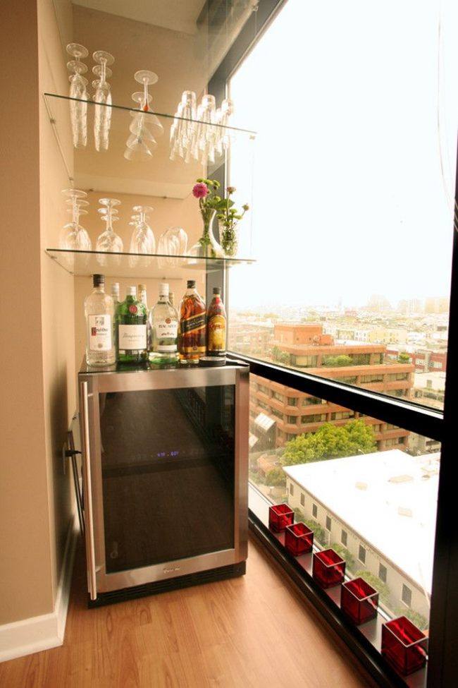 Подборка Холодильник мини-бар для дома — оптимальный вариант хранения алкогольных напитков на фото
				