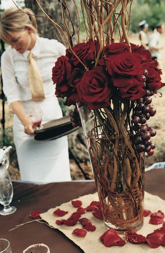 Подборка Напольные вазы: красивый декор своими руками на фото
				